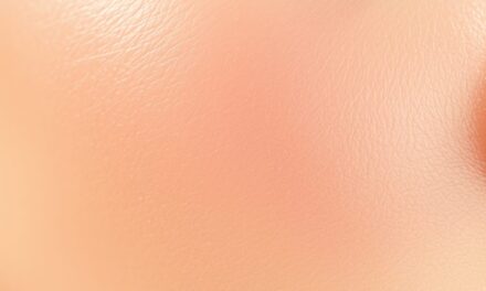 Purging skóry: jak rozpoznać reakcję na składniki aktywne i łagodnie przejść przez oczyszczanie cery