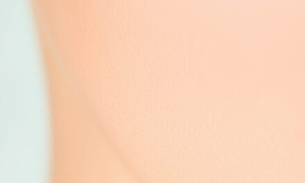 Siemię lniane na twarz: jak działają efekty nawilżenia, ujędrnienia i łagodzenia skóry oraz na co zwrócić uwagę przy stosowaniu