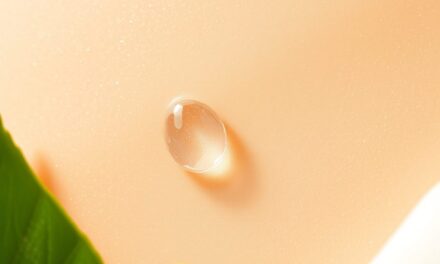 Skwalan a komedogenność: jak wpływa na cerę i kiedy warto go stosować